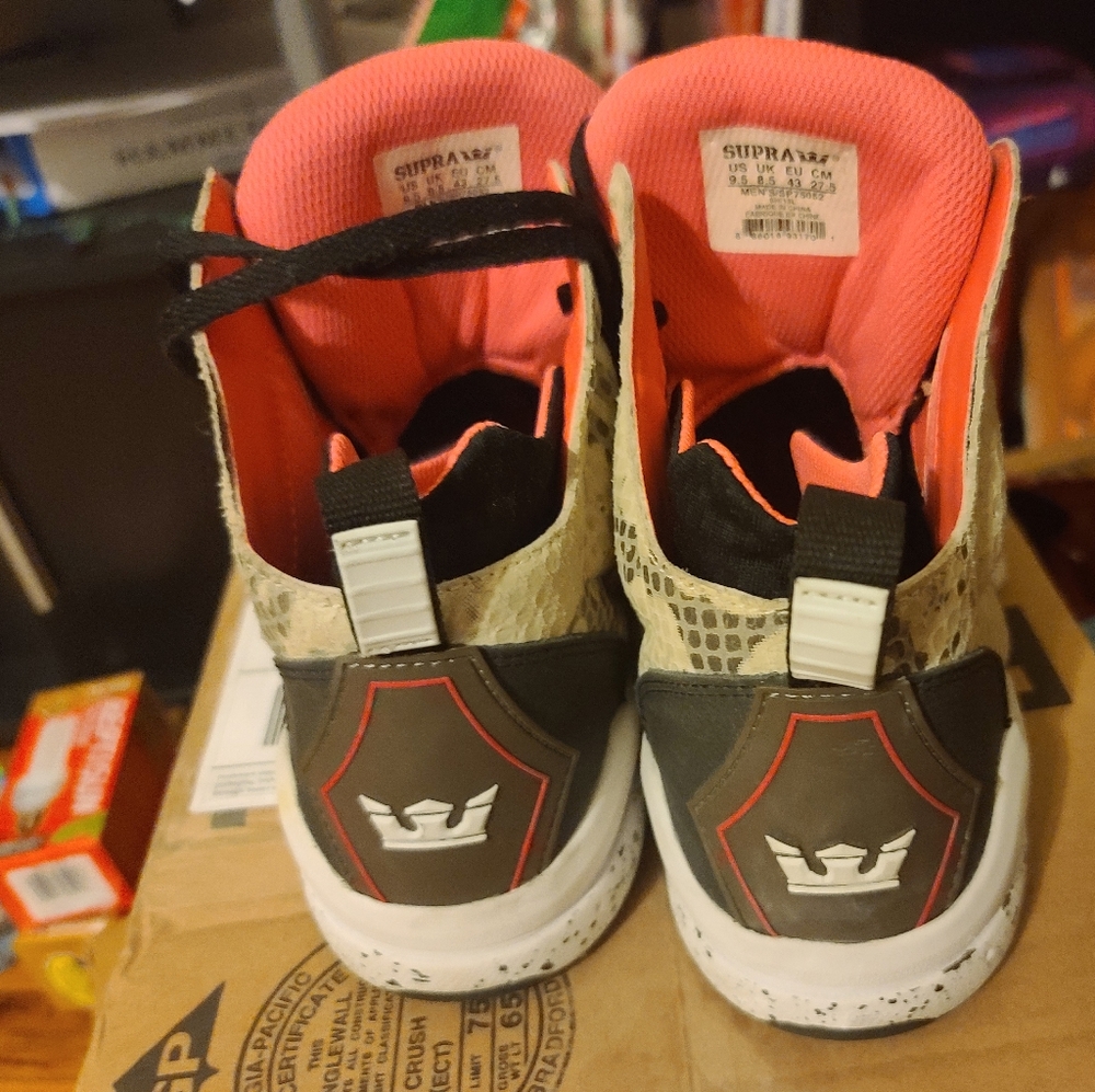 Supra spectre Magazine